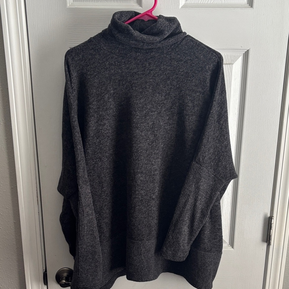 Zenana Outfitters Heather Gray Sweater